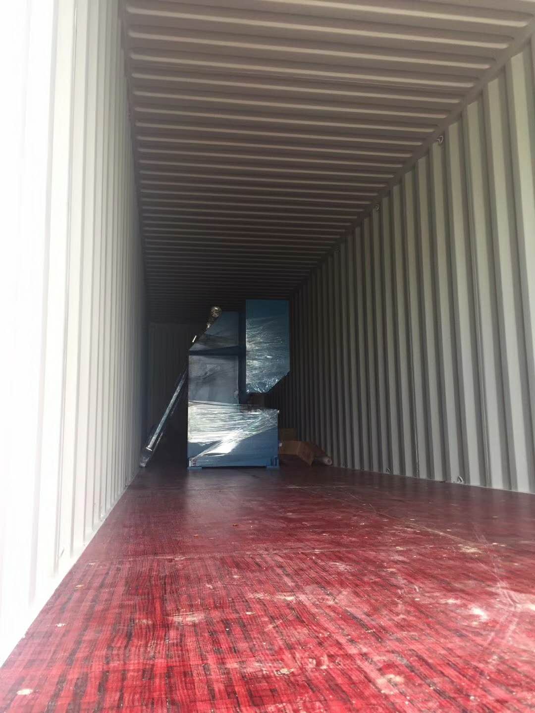 數(shù)控刨槽機裝柜，即將漂洋過海到美國