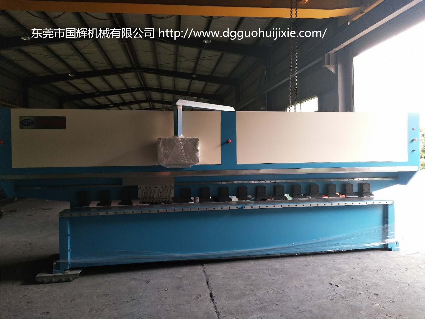 國輝刨槽機裝車發(fā)往寧波