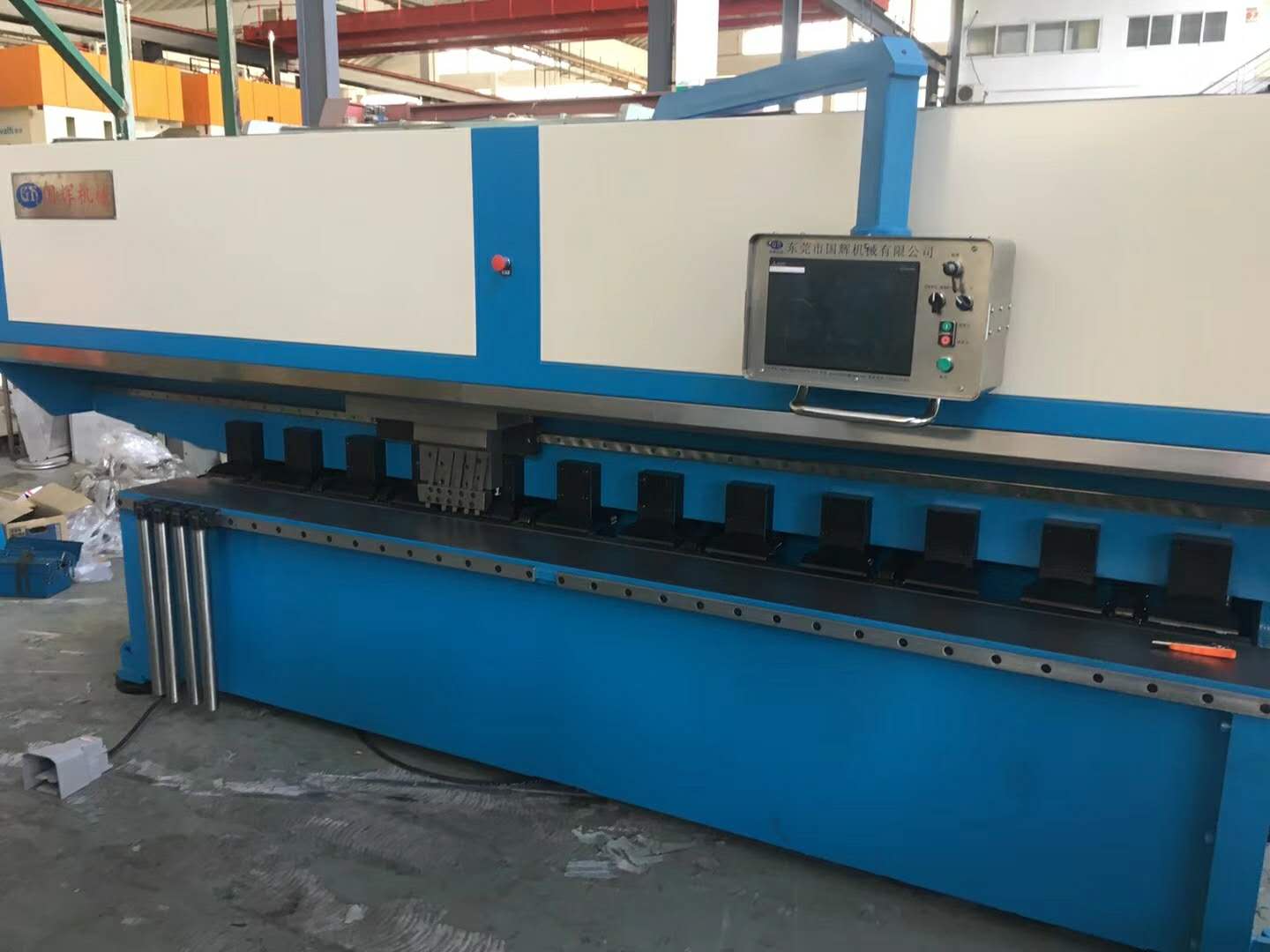 恭祝國輝機械高端數(shù)控刨槽機設(shè)備進駐華帝集團