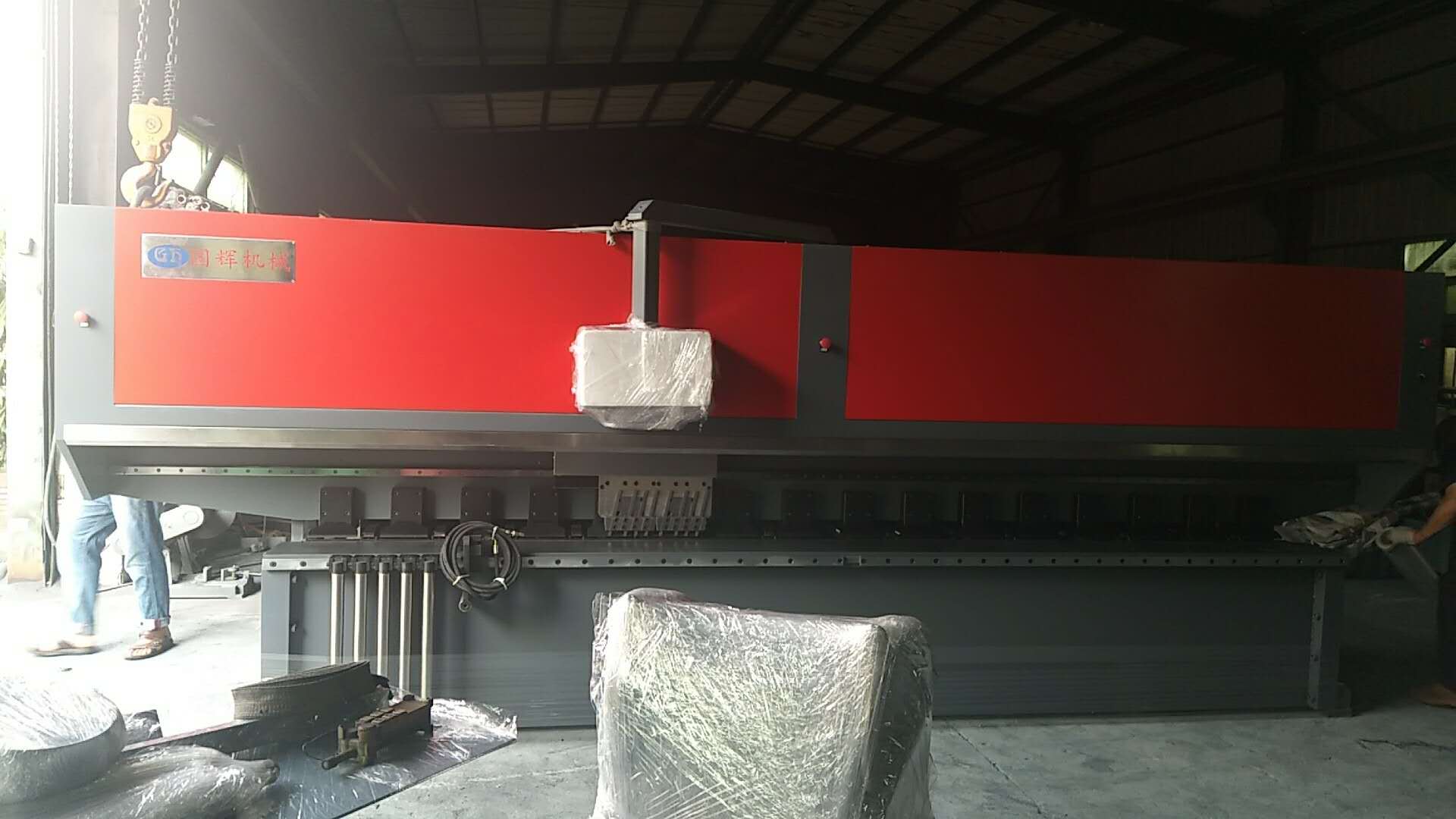 機器打包中，即將裝車送至客戶